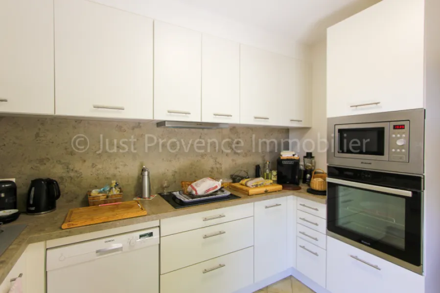 Caromb 5-room house with garage and swimming pool