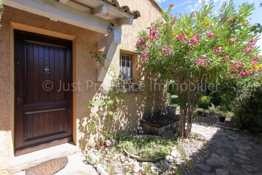 Caromb 5-room house with garage and swimming pool