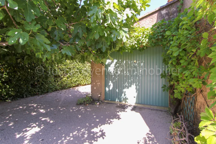 Caromb 5-room house with garage and swimming pool