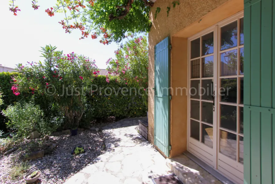 Caromb 5-room house with garage and swimming pool