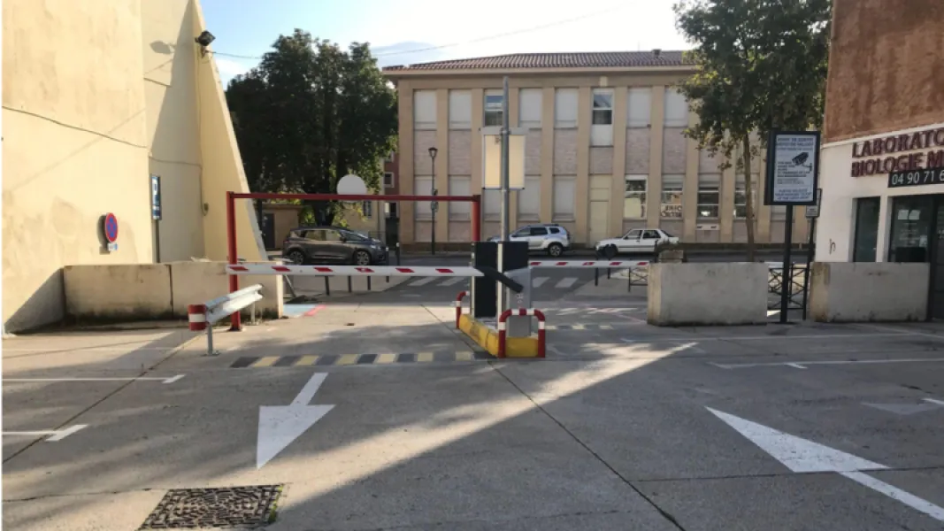 Ensemble Immobilier Polyvalent d'environ 4050 m² à APT